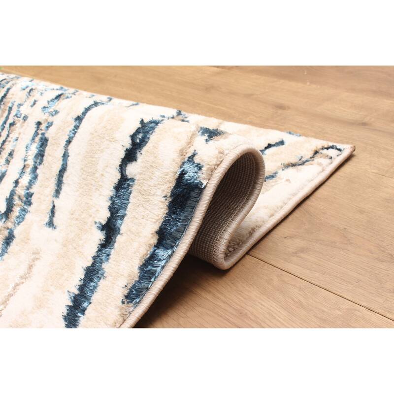 ECARPETGALLERY Machine Made Clara Blue Area Rug