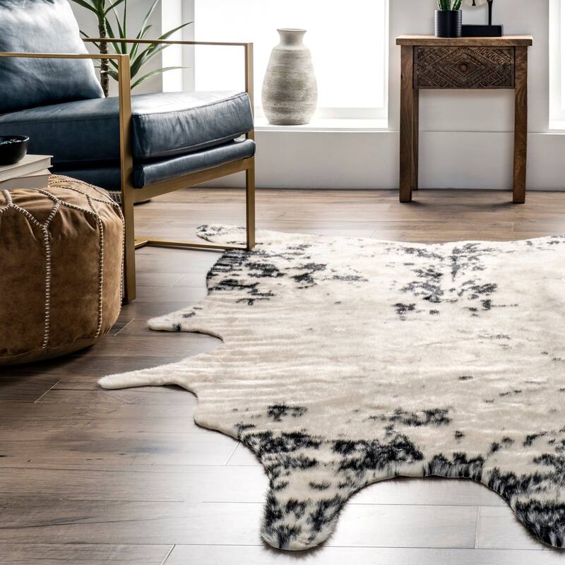 Nuloom Marcia SpinClean Machine Washable Faux Cowhide Area Rug