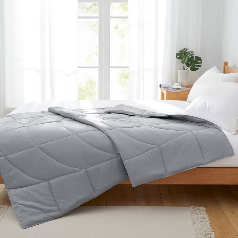 Quilted Ergonomic Design Throw Blanket 50" x 70" Grey