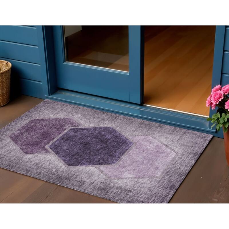 HomeRoots Geometric Transitional Rectangle Outdoor Rug - 3' x 5'
