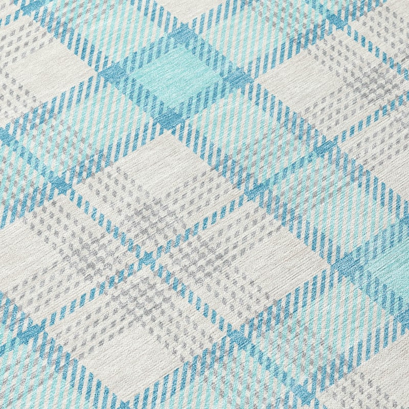Machine Washable Indoor/ Outdoor Casual Plaid Chantille Rug
