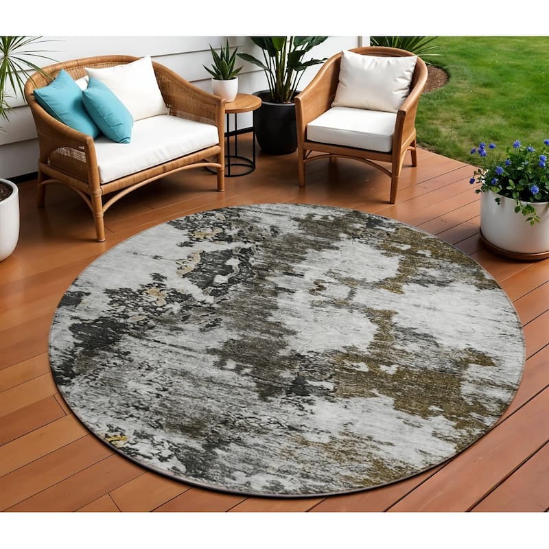 HomeRoots Abstract Transitional Rectangle Outdoor Rug - 8' Round