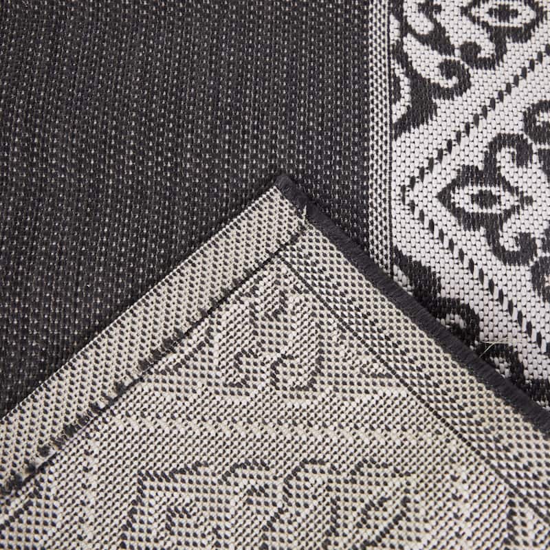 Signature Home Manor Border Indoor/Outdoor Area Rug