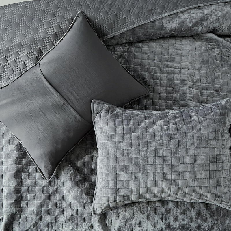 Zera MJ Grey Velvet Quilt Set with Pillowcase