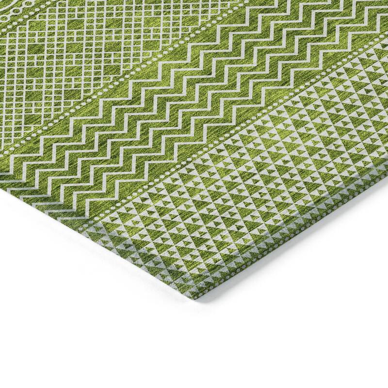 HomeRoots Chevron Modern Rectangle Outdoor Rug