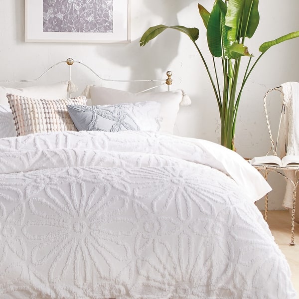 17 Cozy, Chic, and Low-Lift Bedding Ideas and Tips to Try in 2023