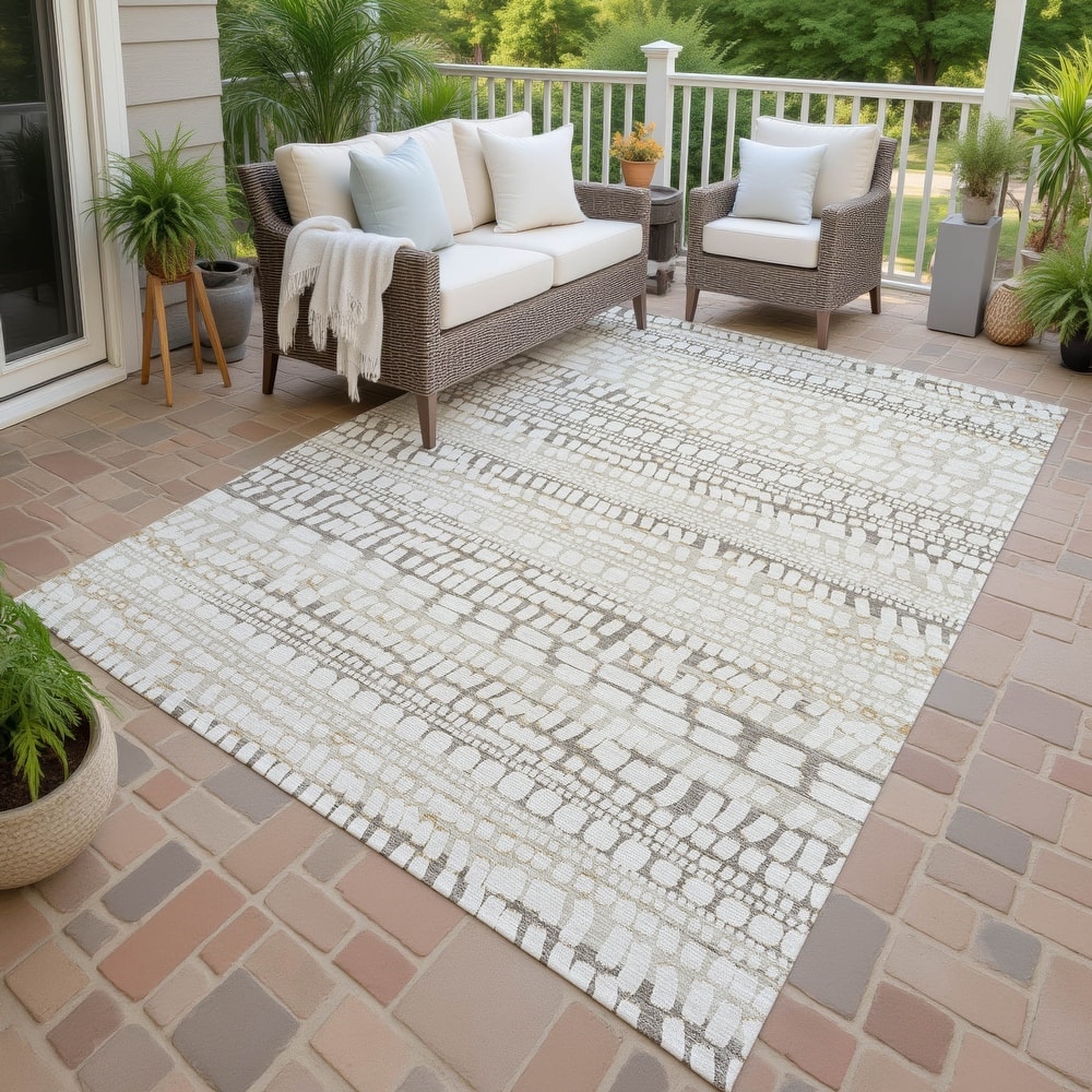 Machine Washable Indoor/ Outdoor Modern Winfield Chantille Rug