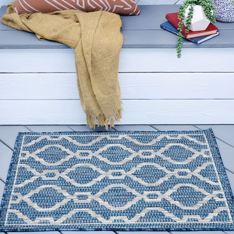 Colonnade Transitional Geometric Indoor/Outdoor Area Rug