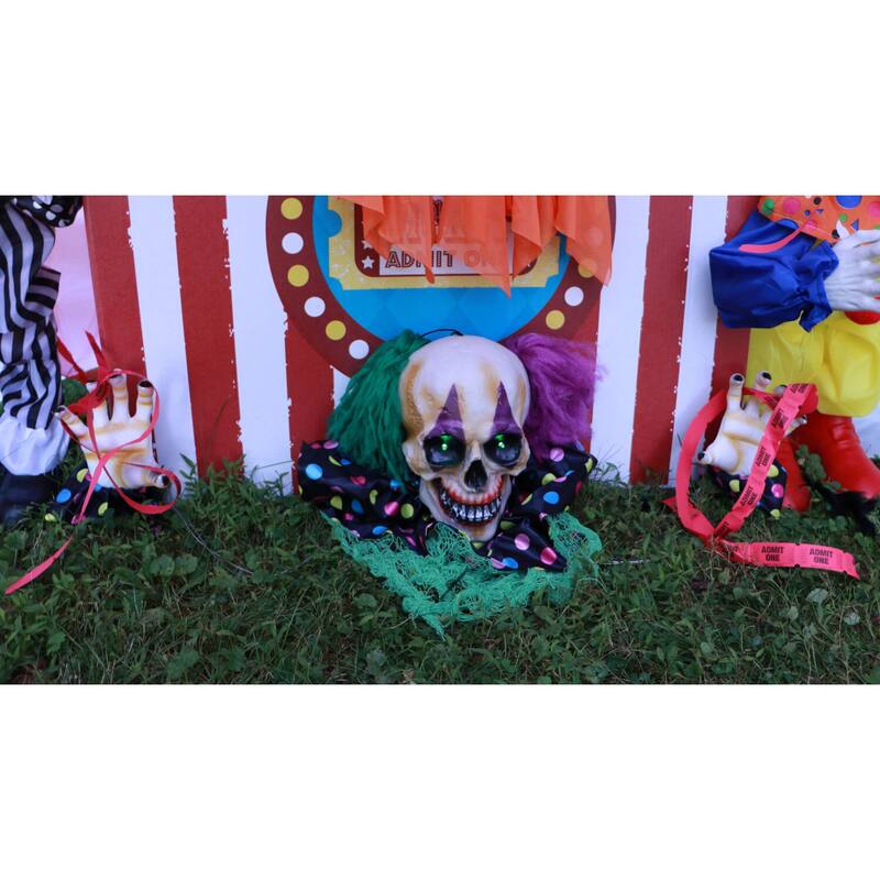 Haunted Hill Farm Groundbreaker Clown, Indoor/Covered Outdoor Halloween Decoration, Flashing Green Eyes, Battery-Operated, Claw