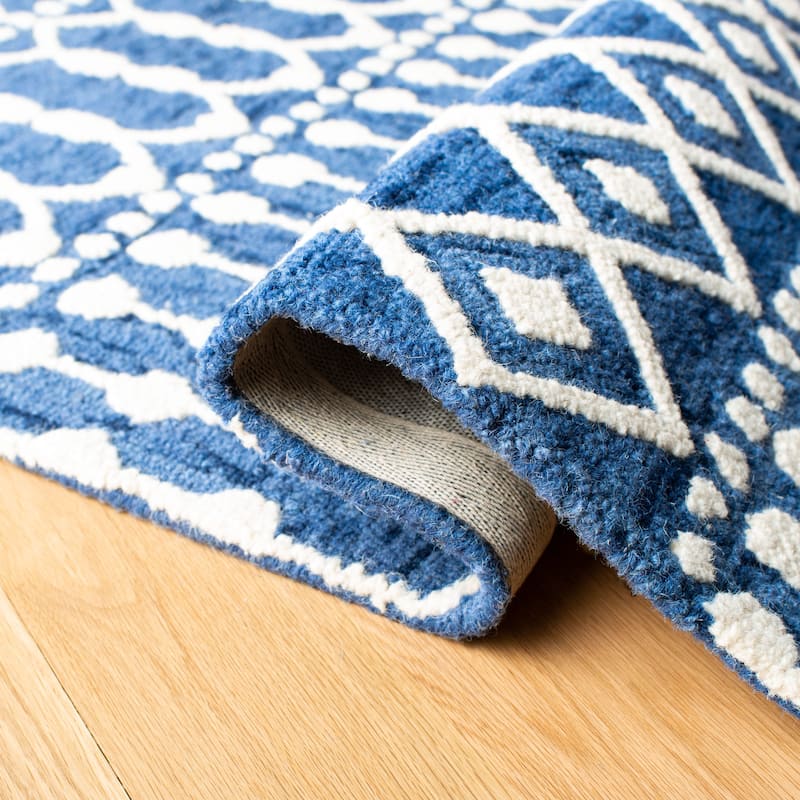 SAFAVIEH Handmade Blossom Mahalia Modern Floral Wool Rug