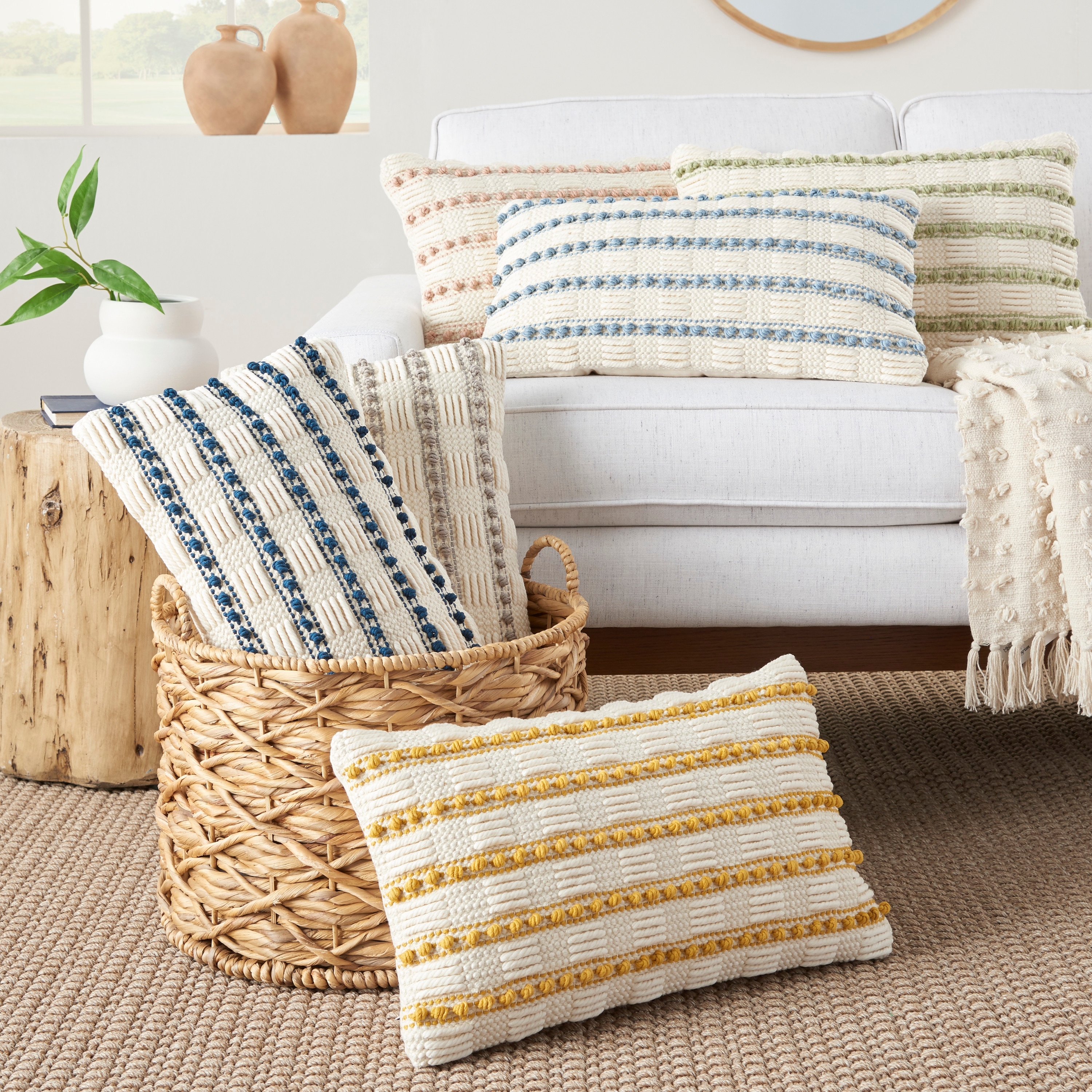 Bed bath and beyond accent clearance pillows