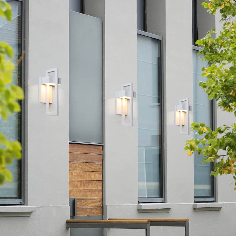 Integrated LED Black/White Aluminum Outdoor 1-Light Wall Sconce