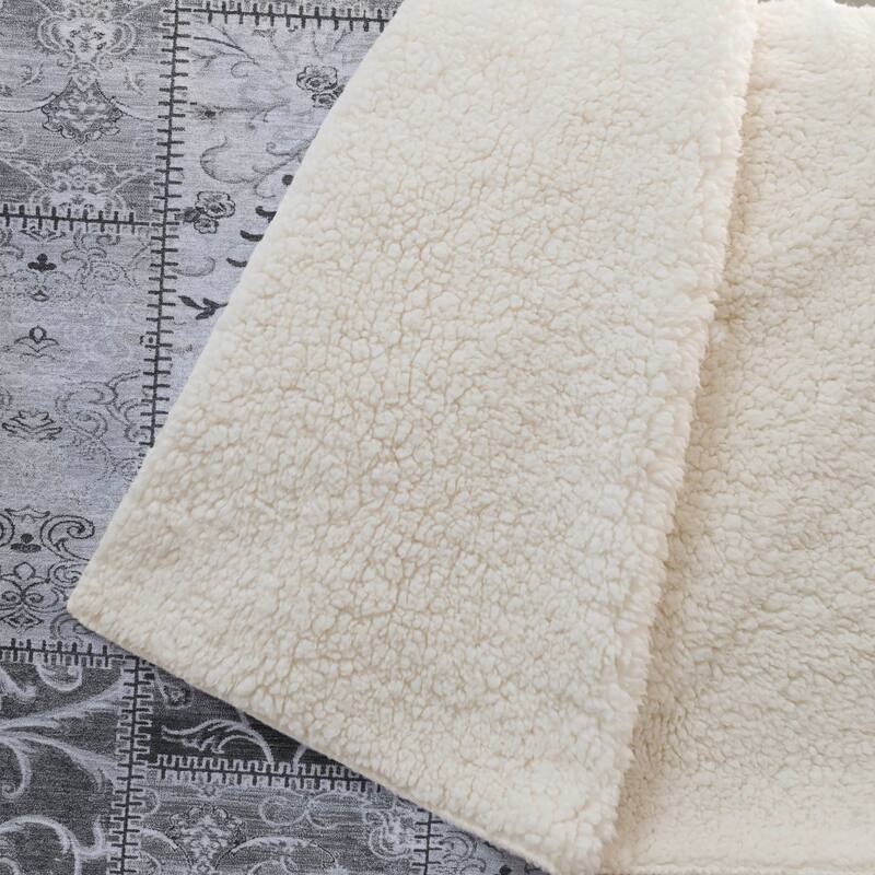 Premium Machine Washable Traditional Patchwork Sherpa Throw Blanket