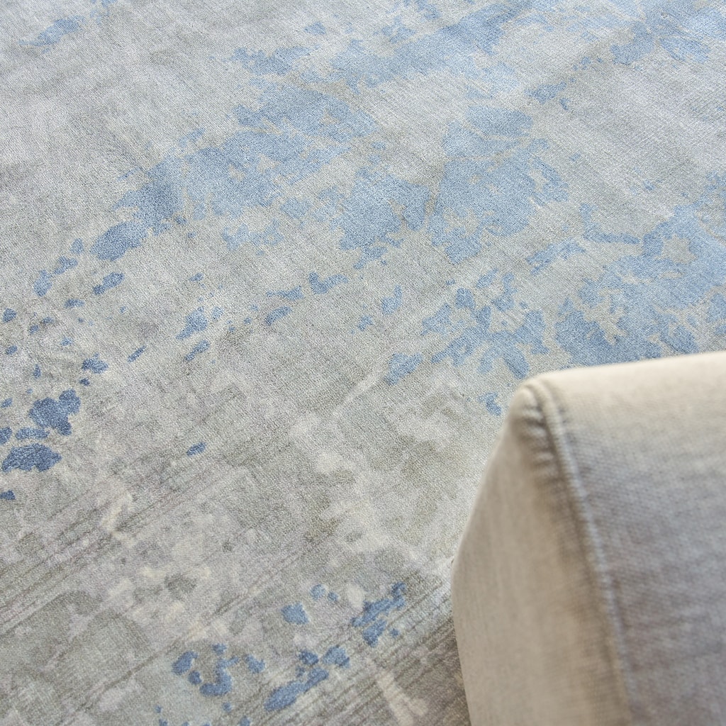 EXQUISITE RUGS Cassina Hand-loomed Bamboo Silk Sky Blue Area Rug.