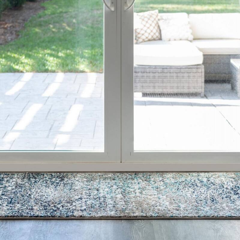 Traditional Brenda Collection Area Rug