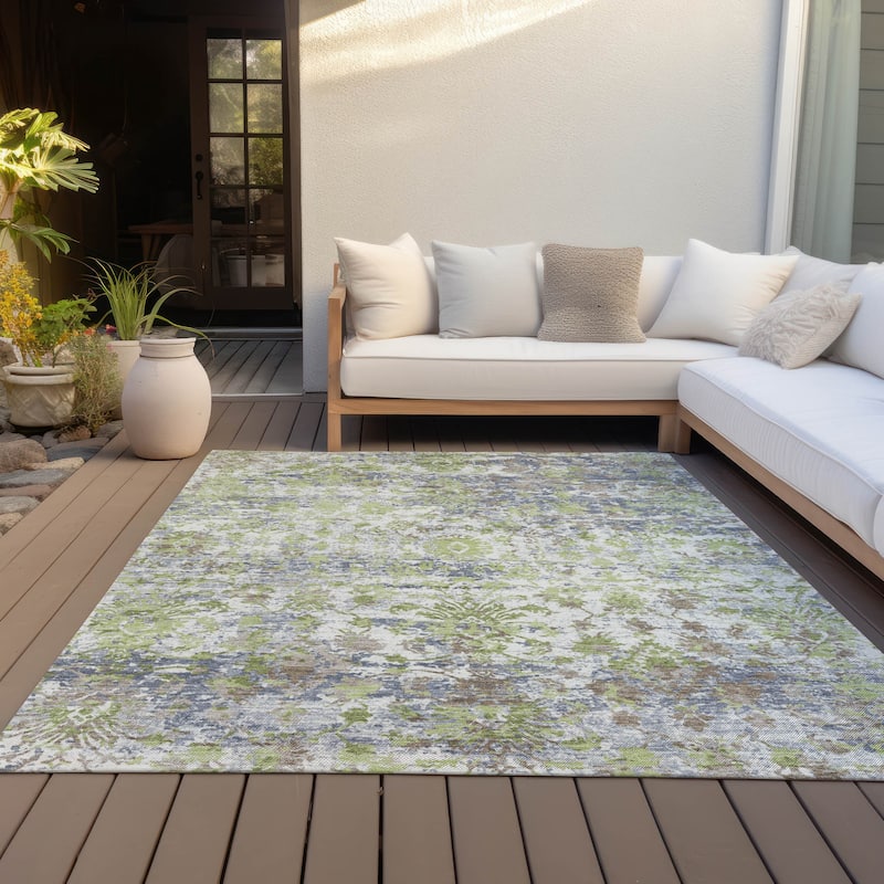 Machine Washable Indoor/Outdoor Vintage Traditional Chantille Rug - Aloe - 8' x 10'