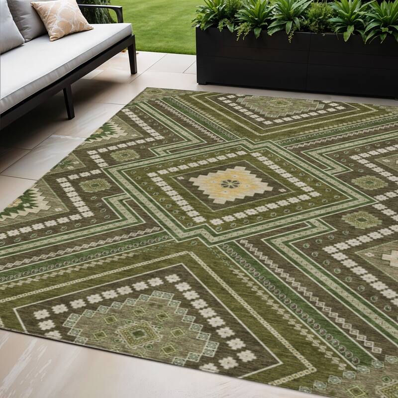 HomeRoots Tribal Transitional Rectangle Outdoor Rug - 5' X 8'