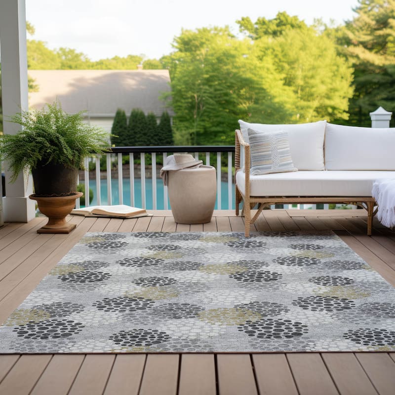 Machine Washable Indoor/ Outdoor Chantille Modern Bubbles Rug
