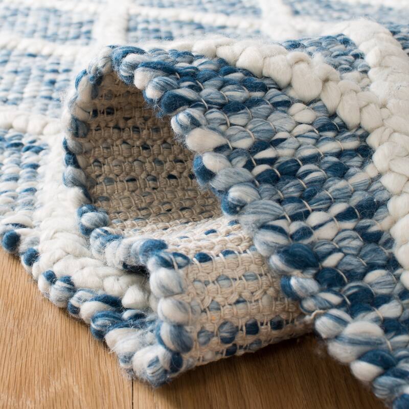 SAFAVIEH Handmade Natura Adelma Wool Rug
