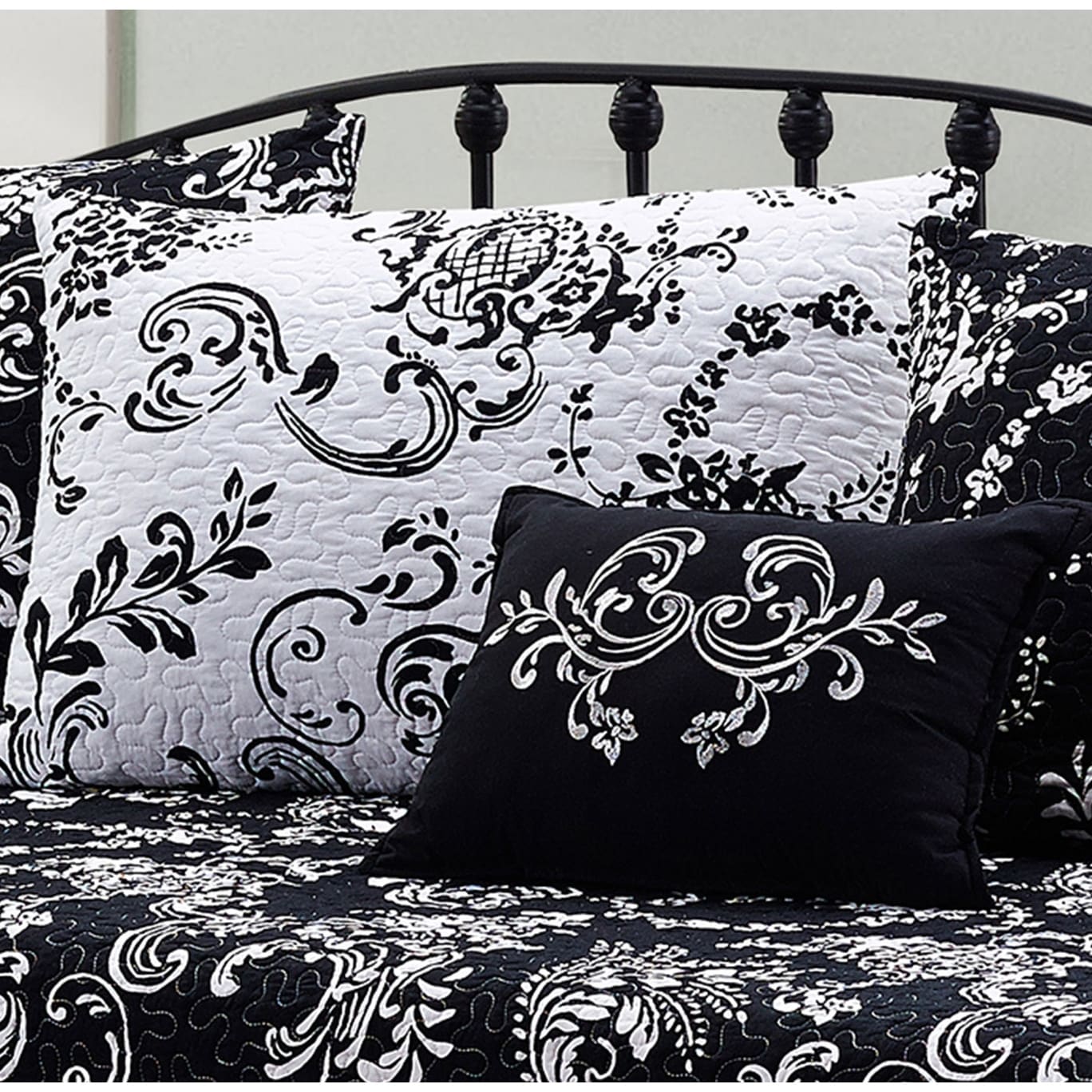 как выглядит Serenta 6 Piece Cotton Blend Daybed Bedspread Coverlet Set - фото