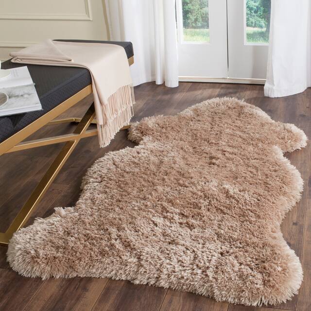 SAFAVIEH Handmade Arctic Shag Guenevere 3-inch Extra Thick Rug