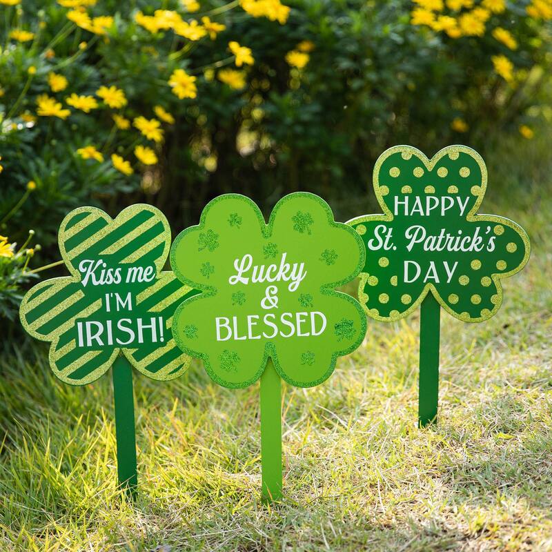 Glitzhome Set of 3 Wooden St. Patrick's Shamrocks Yard Stakes