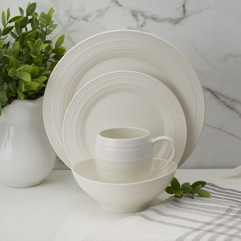 Mikasa Swirl White 16-Piece Dinnerware Set, Service for Bed
