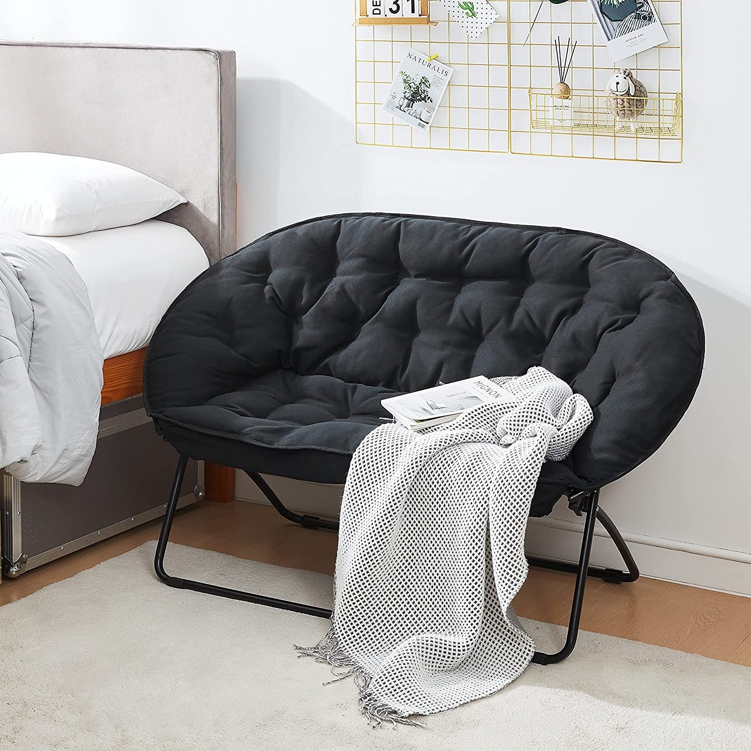 Double dish top saucer chair