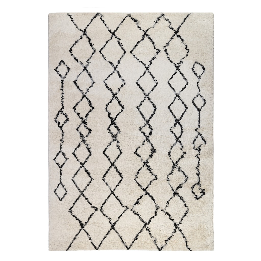 Qava Geometric Stain Resistant Soft Area Rug By HomeRoots