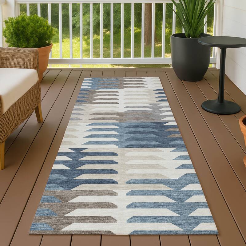 Machine Washable Indoor/ Outdoor Modern Stacks Chantille Rug - Denim - 2'3" x 7'6"
