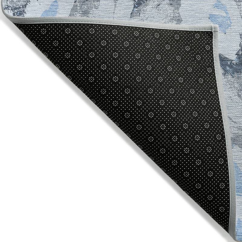Machine Washable Indoor/ Outdoor Modern Daisy Chantille Rug