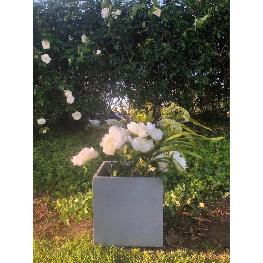 Durx-litecrete Lightweight Concrete Modern Square Cement ColorPlanter-Medium - 11.8'x11.8'x11.8'