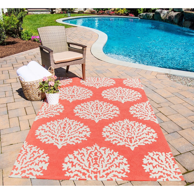 Momeni Veranda Hand Hooked Contemporary Damask Indoor Outdoor Rug
