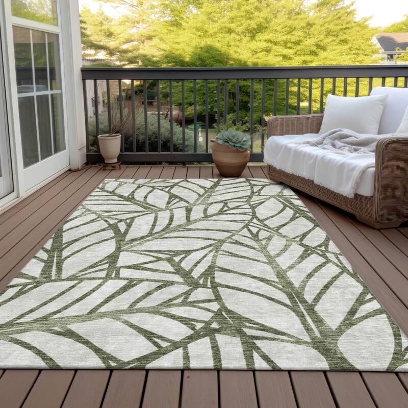 Machine Washable Indoor/ Outdoor Chantille Modern Palms Rug - Olive - 2'6" x 3'10"