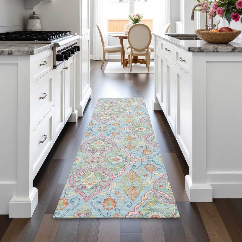 Machine Washable Indoor/Outdoor Traditional Spades Chantille Rug