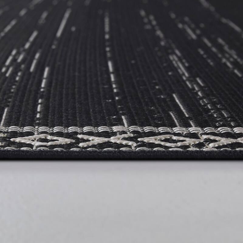 Belieu Recycled Tribal Border Indoor/Outdoor Area Rug