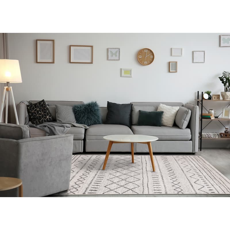 Emma Collection - Grey/White Tribal Patterned Rug