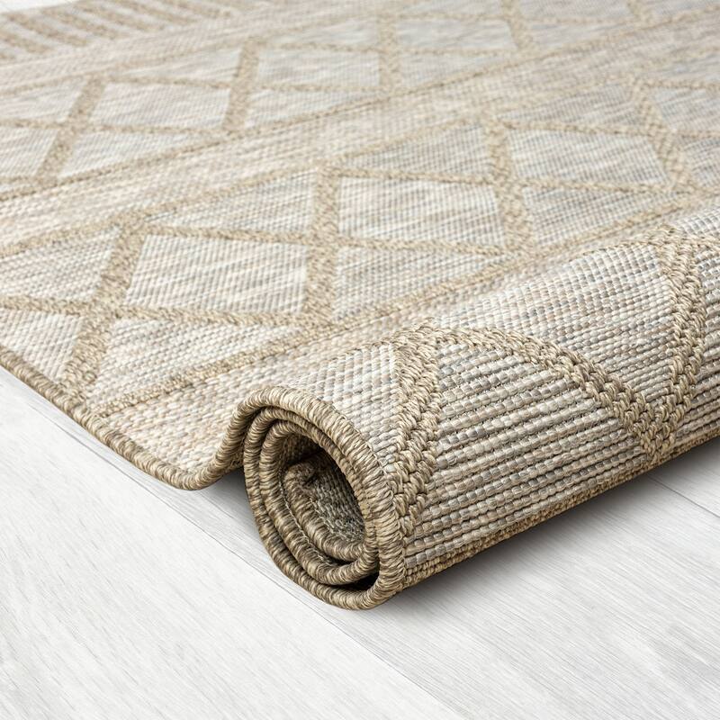 Sevita Tan/Brown Contemporary Diamond Indoor Outdoor Area Rug