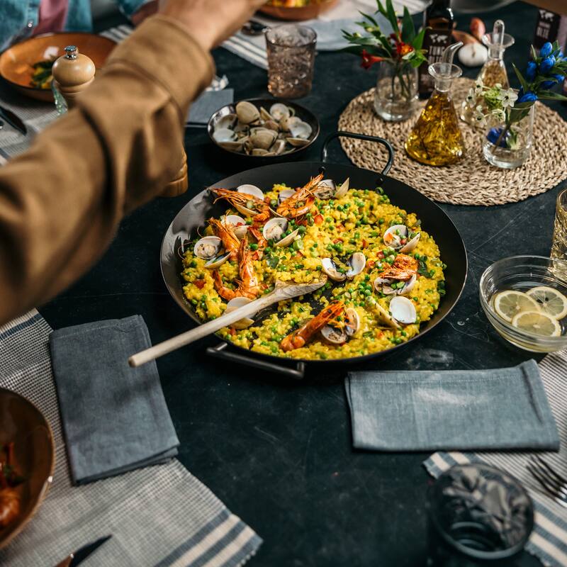 Skottsberg 15 in. Carbon Steel Paella Pan