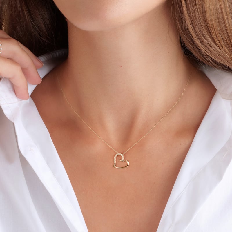 1/20ct TDW Diamond Heart Pendant Necklace in 10K Yellow Gold for Women