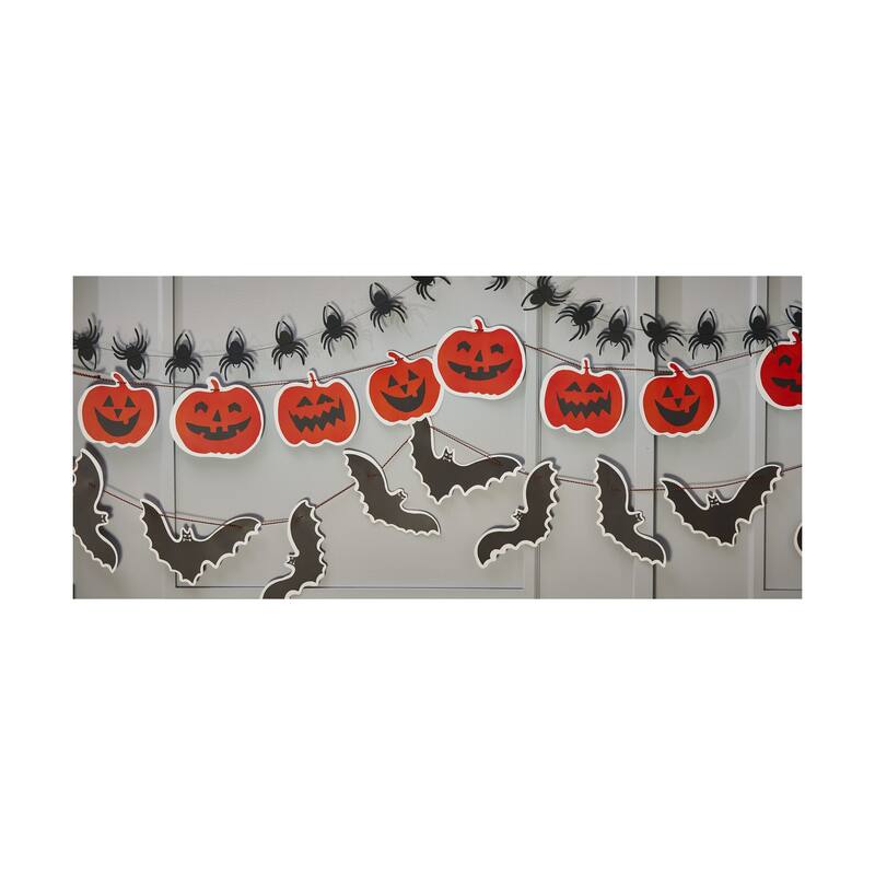 Going Batty Paper Garland for Halloween Decorative Wall Decor 78.7 in Black Indoor Use Only