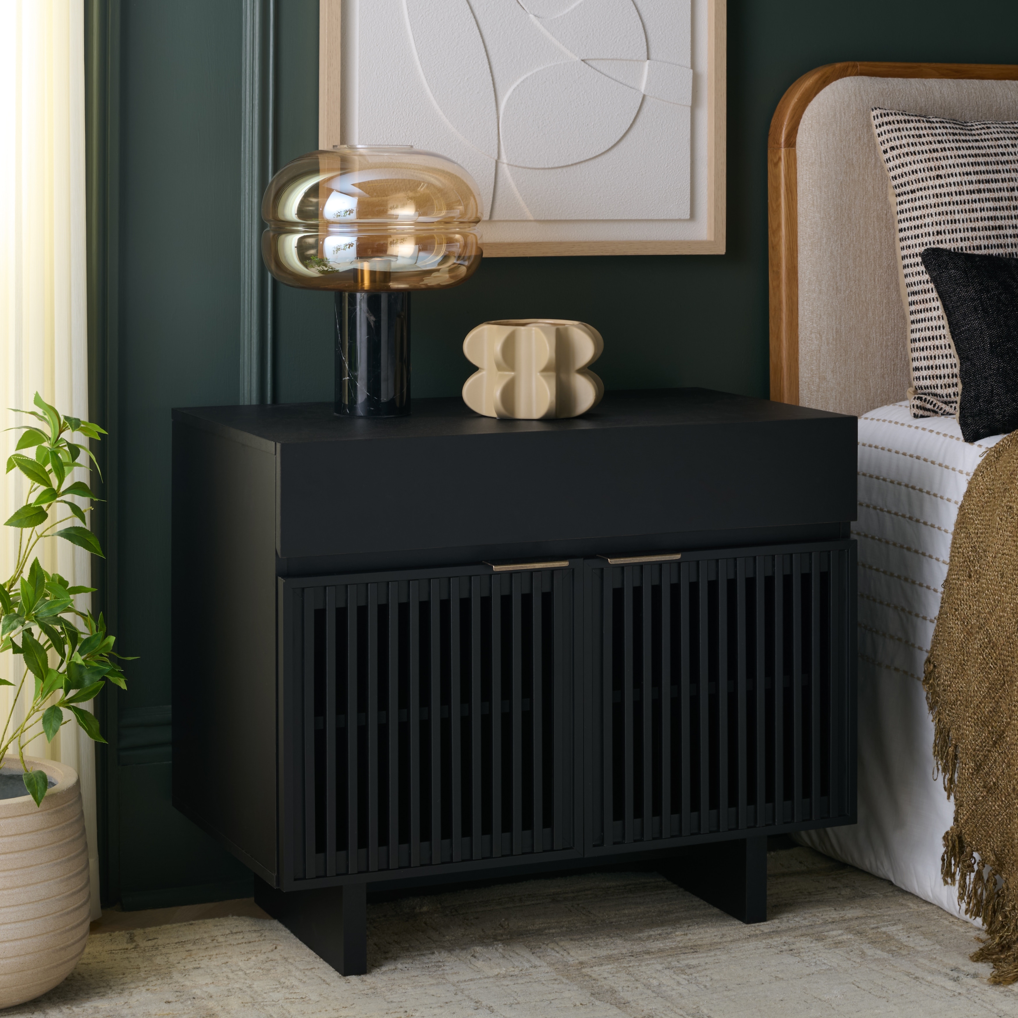 SAFAVIEH Home Quaid 1-Drawer 2-Door Nightstand.