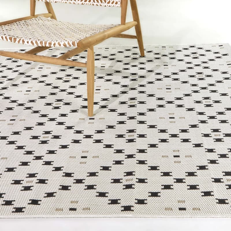 Rogelio Trellis Patio Indoor/Outdoor Area Rug