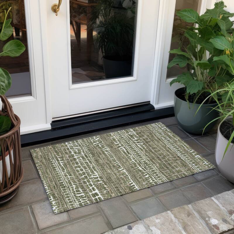 Machine Washable Indoor/ Outdoor Modern Winfield Chantille Rug - Olive - 1'8" x 2'6"