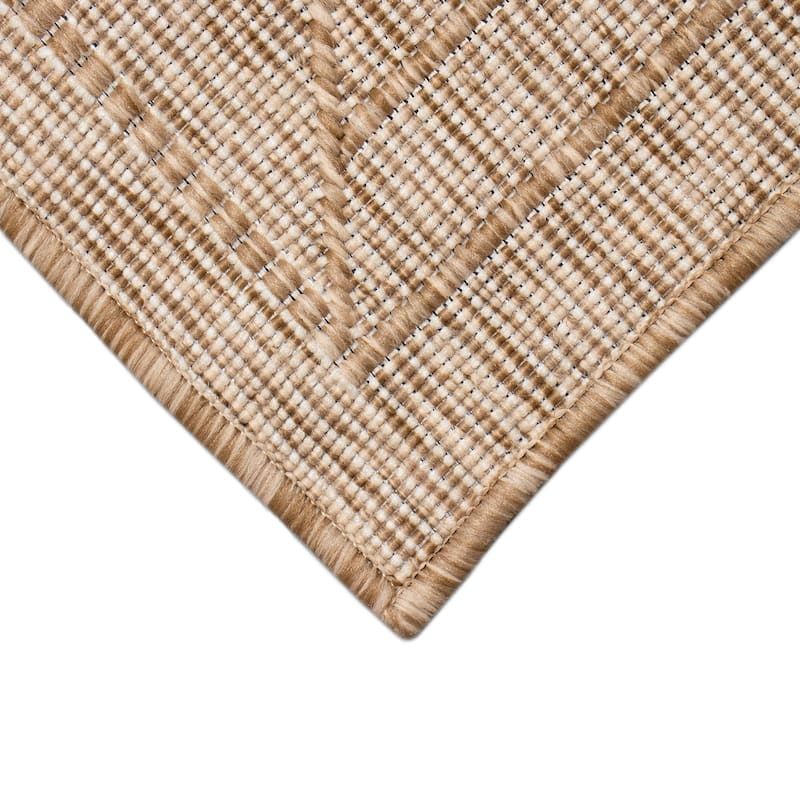 Liora Manne Carmel Pyramid Indoor/Outdoor Rug