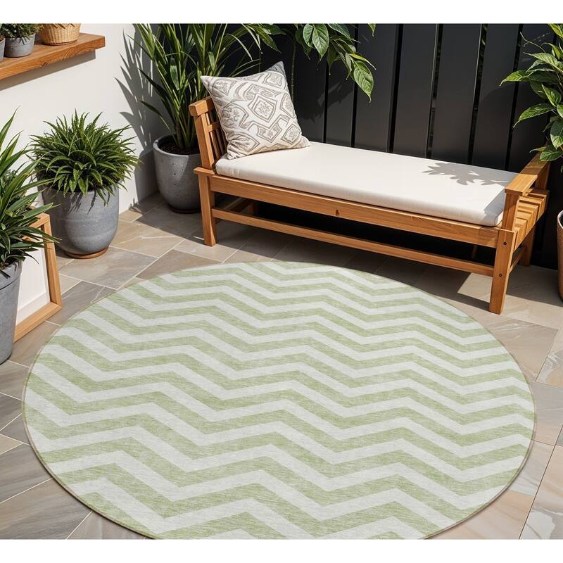 HomeRoots Chevron Transitional Rectangle Outdoor Rug - 8' Round