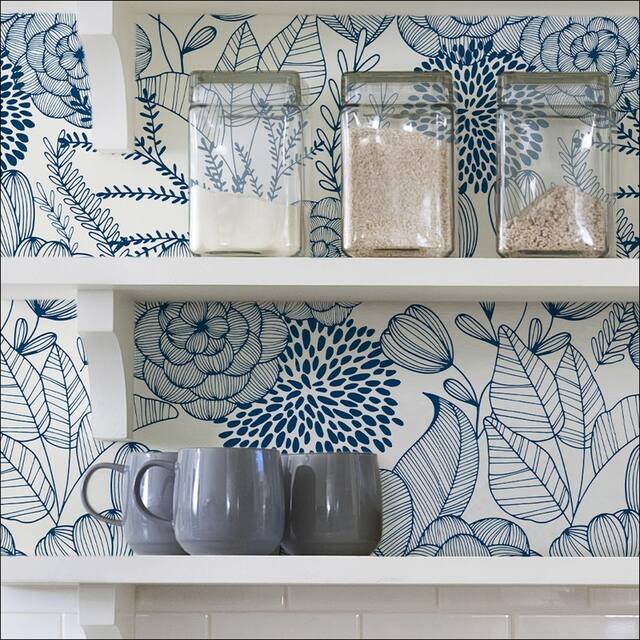 Navy/ White Secret Garden Floral Pattern Peel-and-Stick Wallpaper - 216in x 20.5in x 0.025in