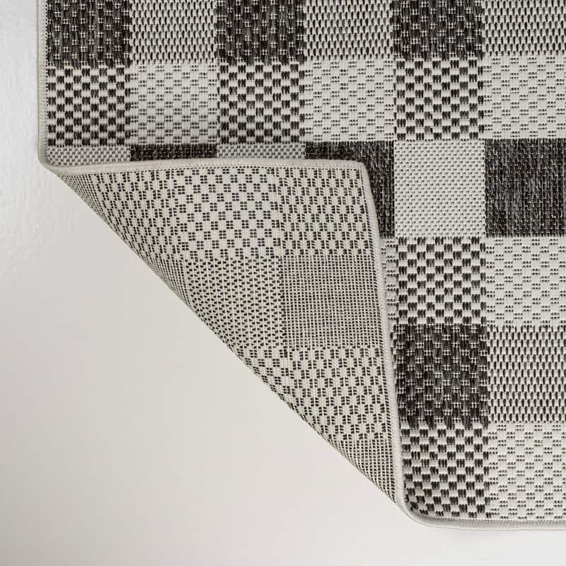 JONATHAN Y Biot Traditional Geometric Bold Gingham Black/Cream Indoor/Outdoor Area Rug