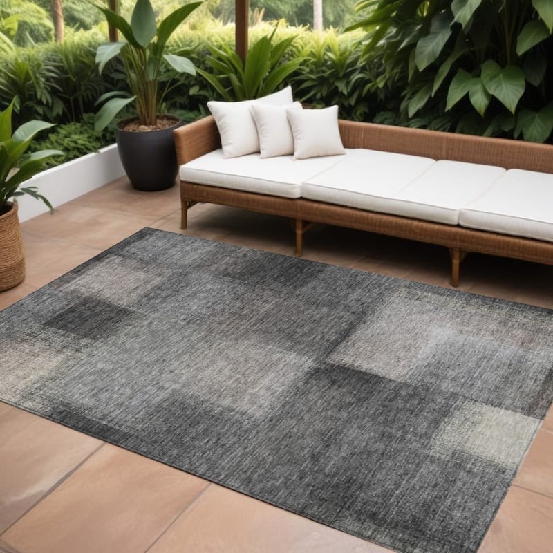 HomeRoots Abstract Transitional Rectangle Outdoor Rug - 9' X 12'