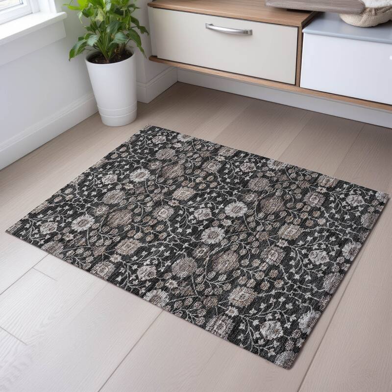 Premium Washable Super Soft Traditional Jansen Mayfield Rug - Black - 1'8" x 2'6"